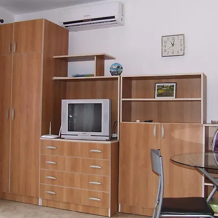 Къща за гости Flats Eu - The Central Railway Station 2*