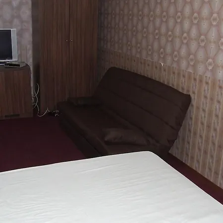 Къща за гости Flats Eu - The Central Railway Station 2*