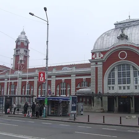 Къща за гости Flats Eu - The Central Railway Station 2*