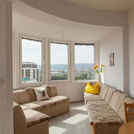 Къща за гости Flats Eu - The Central Railway Station 2*